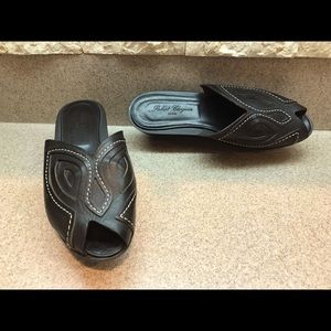 Robert Clergerie PARIS black leather wedge slip on